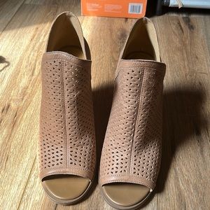 Lucky brand leather heels